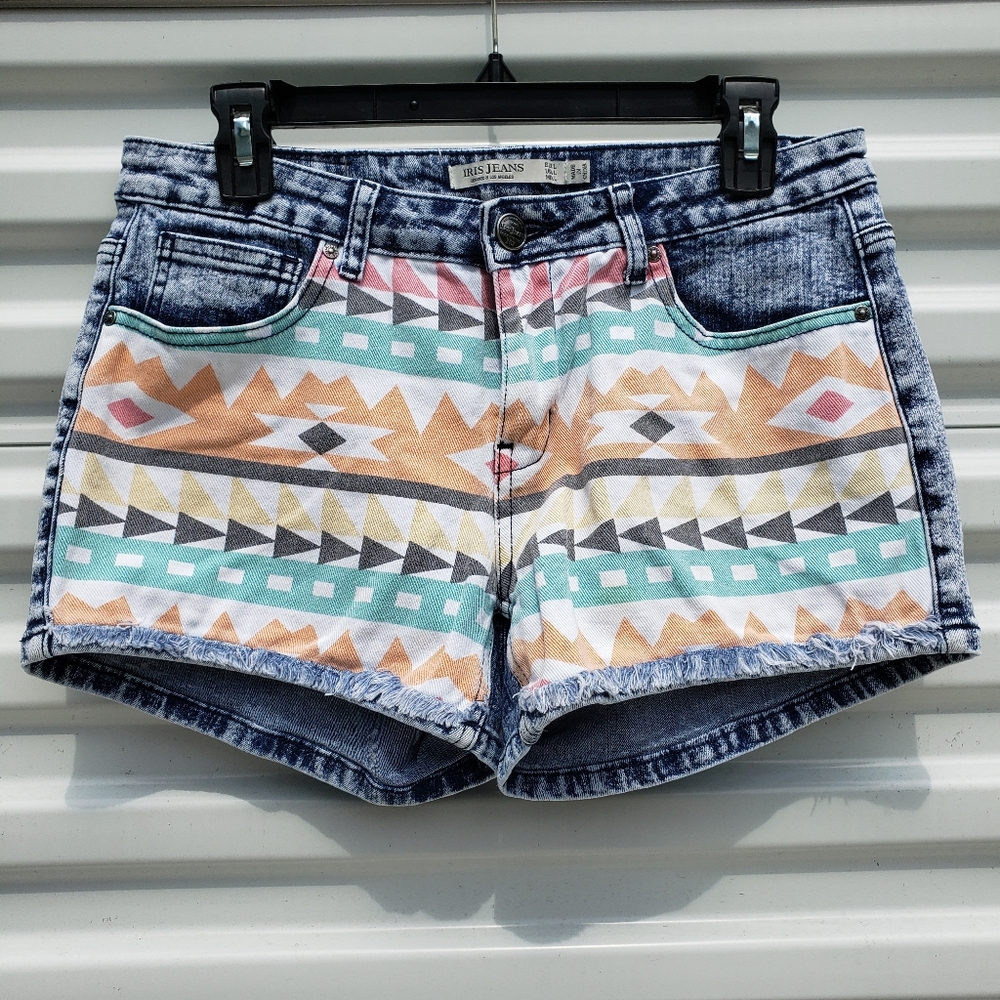 Iris Jeans tribal print acid washed jean short